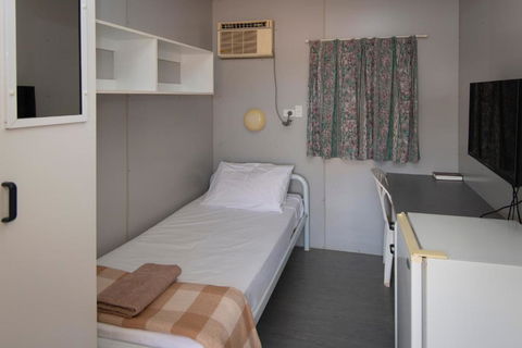 STORK RD BUDGET ROOMS - PRIVATE ROOMS WITH SHARED BATHROOMS Access To POOL - Hotel Gold Coast 2