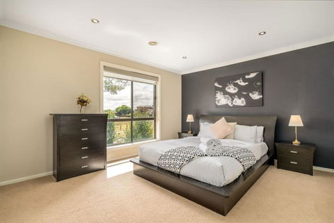 Superb 3BR Townhouse Near Town Centre - Hotel Gold Coast 1