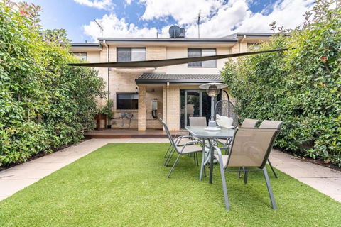 Superb 3BR Townhouse Near Town Centre - Hotel Gold Coast 3