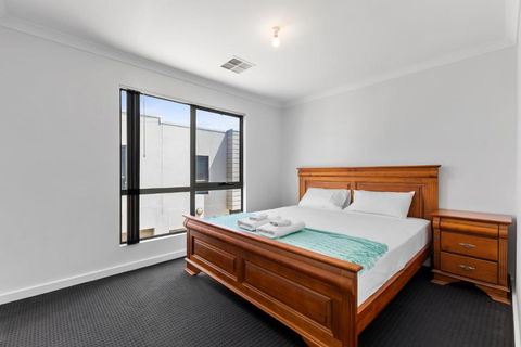 Swainson On Bernards - Hotel Gold Coast 3