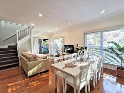 Sydney Meets Miranda, Comfy 4 Bedrooms Corner House - Hotel Gold Coast 2