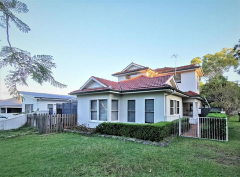 Sydney Meets Miranda, Comfy 4 Bedrooms Corner House - Hotel Gold Coast 1