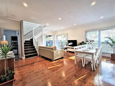 Sydney Meets Miranda, Comfy 4 Bedrooms Corner House - Hotel Gold Coast 0