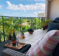 Beautiful spacious city apartment with views out to the Arafura Sea - Hotel Gold Coast