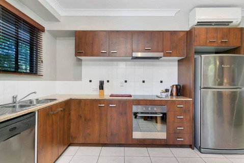 Blue Lagoon Lakeside Apartment - Hotel Gold Coast 2