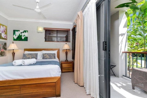 Blue Lagoon Lakeside Apartment - Hotel Gold Coast 3
