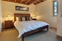 Book Dinner Plain Accommodation Vacations Hotel Gold Coast Hotel Gold Coast