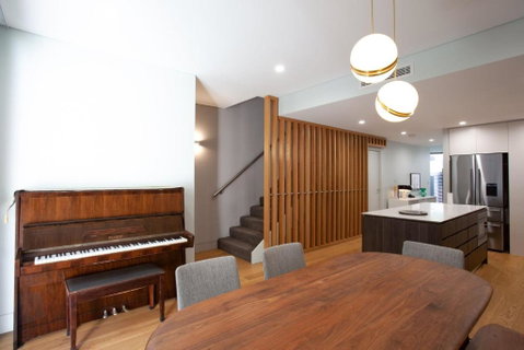 The Modern Marvel, Turramurra - Hotel Gold Coast 2