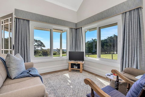 Time Out Train Station - Hotel Gold Coast 2