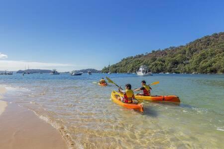 Waterfront Scotland Island Holiday Home - Family & Pet Friendly - 3 Bedrooms - Wifi - Netflix - Private Jetty - Hotel Gold Coast 2