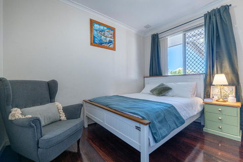 Warmth House Nr Airport 2rooms 5beds Yard N Parking - Hotel Gold Coast 1