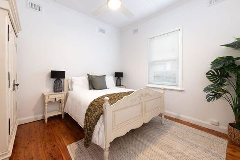 White Rabbit On Jones- Central Sophistication - Hotel Gold Coast 3