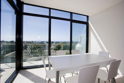 Whitewater Apartment 208 - Hotel Gold Coast 1