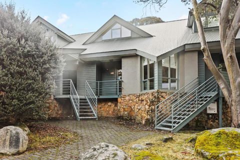 Wintergreen 11 - Hotel Gold Coast 0