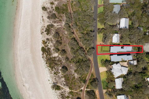 XYZ Holiday Home - Hotel Gold Coast 0
