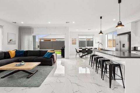 Amazing Family Home Opposite A Park & Sleeps 10 - Hotel Gold Coast 1