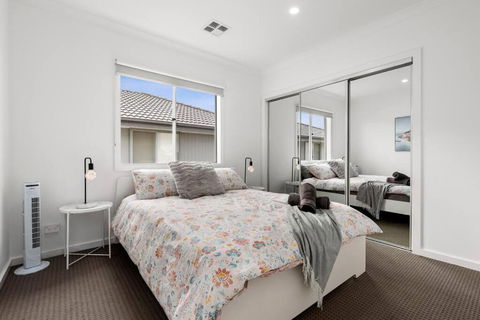 Amazing Family Home Opposite A Park & Sleeps 10 - Hotel Gold Coast 2