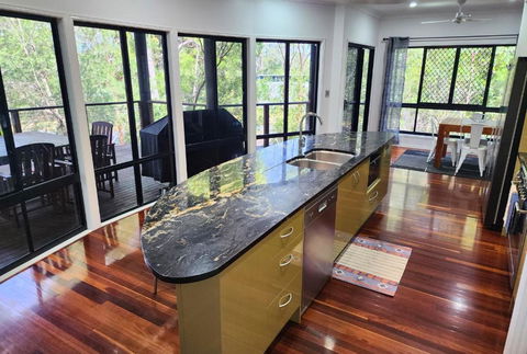 EUROLIE ON HIGH At Kingfisher Bay Fraser Island - Hotel Gold Coast 3