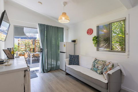 Zen Escape Guest House- Zen Garden Tiny Home, Nooky Studio - Hotel Gold Coast 0