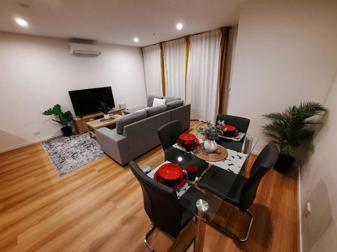 ZMITH Apartment - BROOKE, - Near AIS, GIO Stadium, UC, & Nth - Canberra Hospital - Hotel Gold Coast 0