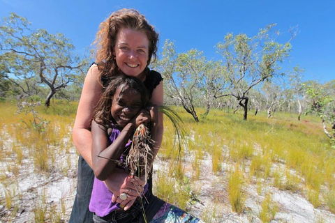 Gay-Wu Woman's 5 Day Yolngu Homeland Tour - Hotel Gold Coast 1