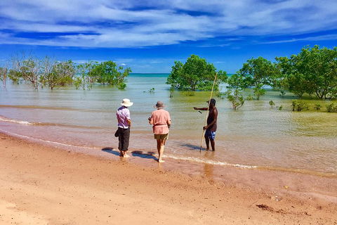 Gay-Wu Woman's 5 Day Yolngu Homeland Tour - Hotel Gold Coast 5