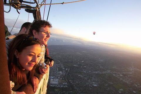 Melbourne Balloon Flights, The Peaceful Adventure - Hotel Gold Coast 1