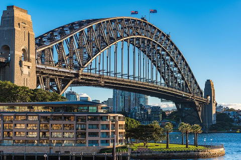 Discover Sydney - The Rocks - Hotel Gold Coast 1