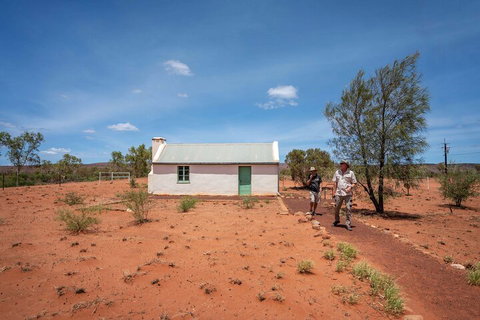 Private Cultural And Historical Painted Desert Tour In Hermannsburg - Hotel Gold Coast 1