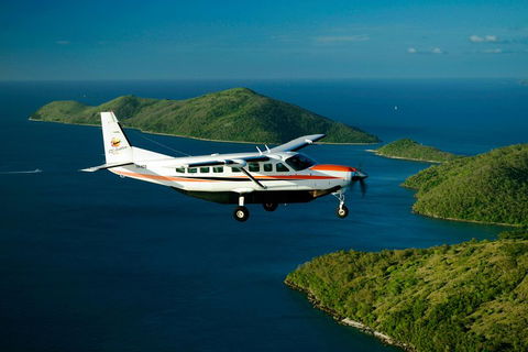 Reef And Island Scenic Flight From Airlie Beach - Hotel Gold Coast 3