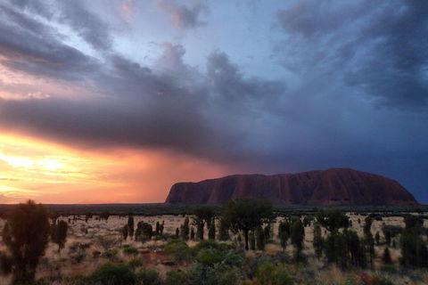 Uluru Small Group Tour Including Sunset - Hotel Gold Coast 4