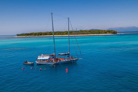 Ocean Free Green Island & Great Barrier Reef Snorkel Cruise, Cairns 25 Guests - Hotel Gold Coast 0