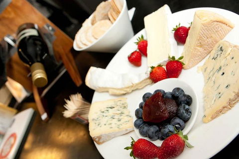 Chauffeur Driven Yarra Valley Group Wine Tour - Up To 7 - Hotel Gold Coast 1