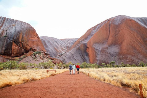 2-Day Uluru (Ayers Rock) And Kata Tjuta Trip From Alice Springs - Hotel Gold Coast 1