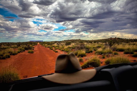 Mount Conner 4WD Small Group Tour From Ayers Rock Including Dinner - Hotel Gold Coast 4